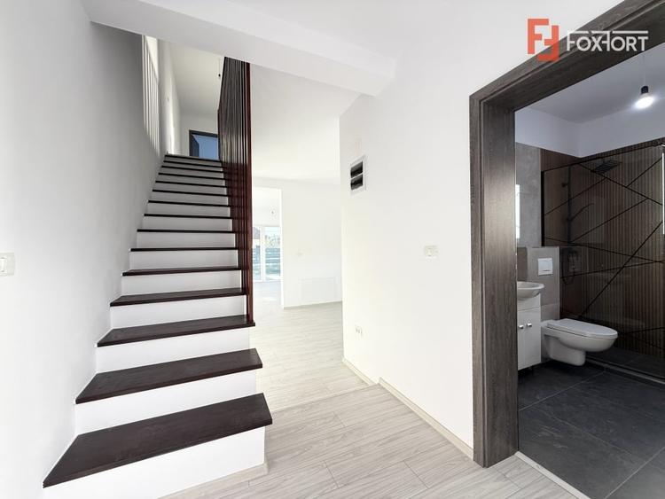 Duplex cu 4 camere cu Canalizare în Săcălaz