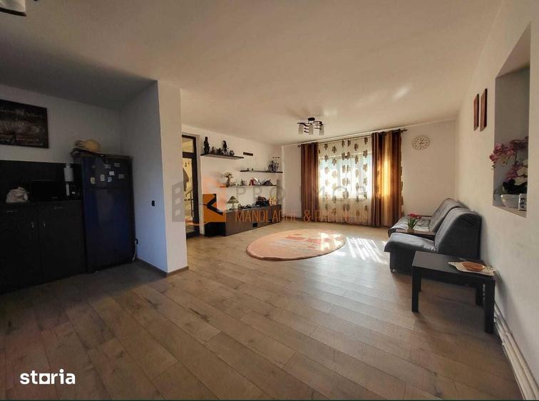 Casă cu 4 camere decomandat cu Teren 725 Mp în Tisău