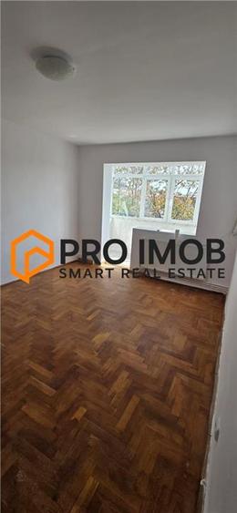 Apartament cu 2 camere semidecomandat în 1 Decembrie