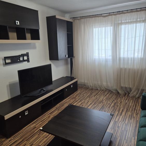 Apartament cu 3 camere decomandat în Mofleni