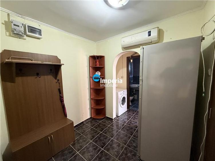 Apartament cu 2 camere decomandat în Podul de Fier