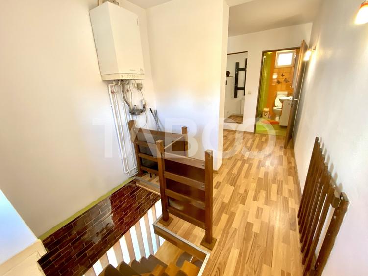 Apartament cu 3 camere decomandat, mobilat în Turnișor
