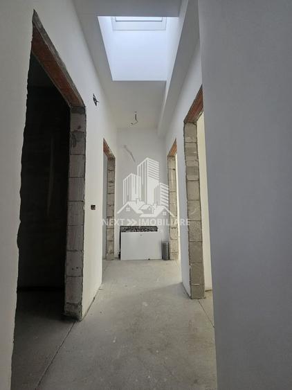 Casă individuală cu 4 camere cu Canalizare în Palazu Mare