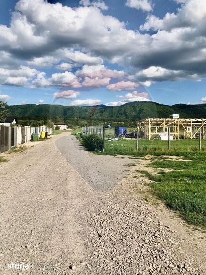 Teren de 1000 mp, în Cristian