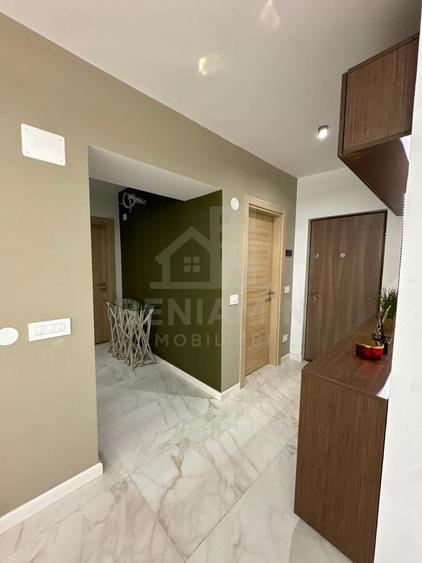 Apartament cu 3 camere semidecomandat în Rovine