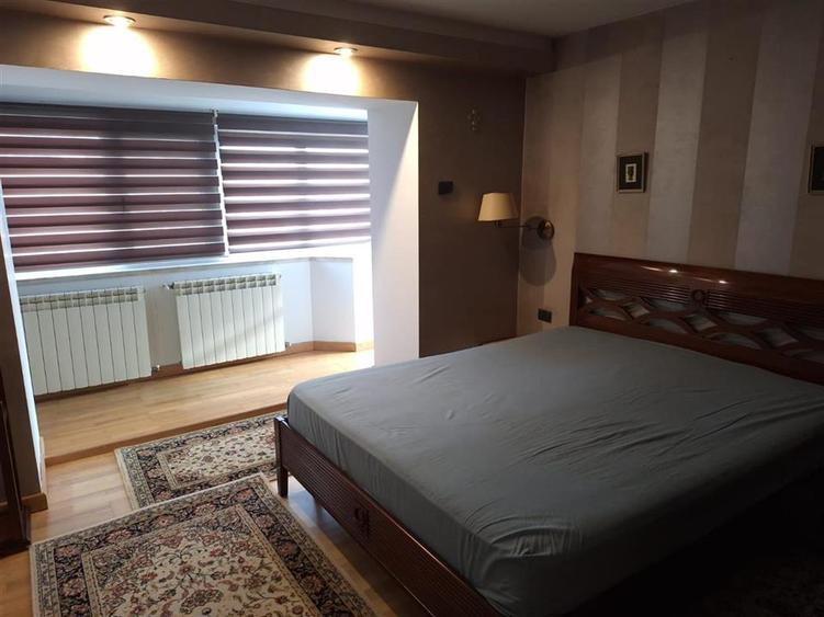 Apartament cu 3 camere decomandat, mobilat în Târgu Cucu