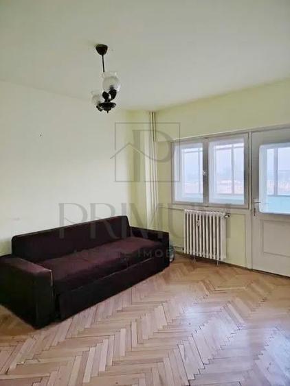 Apartament cu 3 camere decomandat în Semicentral