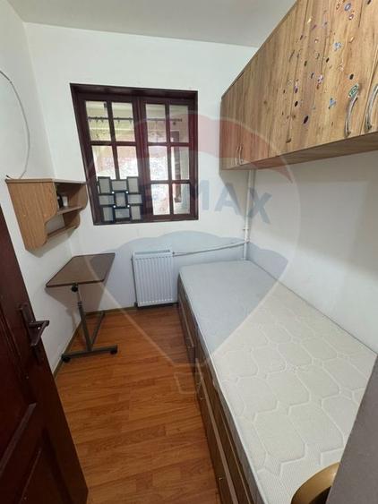 Garsonieră decomandată în Sud