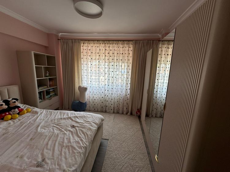 Apartament cu 4 camere decomandat în Ultracentral