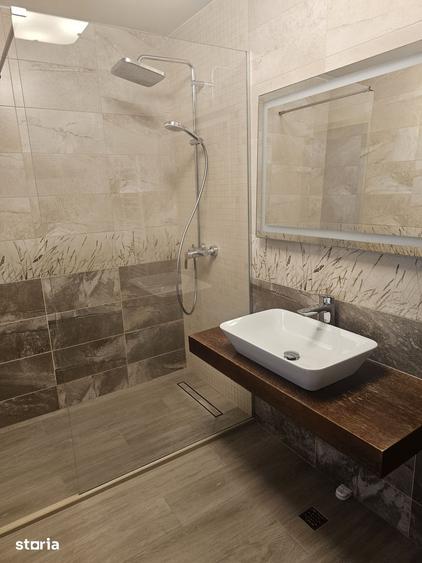 Apartament cu 3 camere în Tractorul