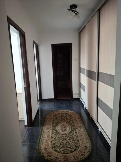 Apartament cu 3 camere decomandat în Bd. Independenței