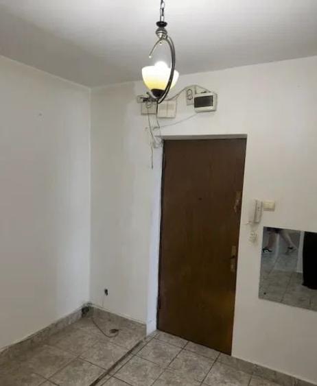 Apartament cu 2 camere semidecomandat în Chișinau