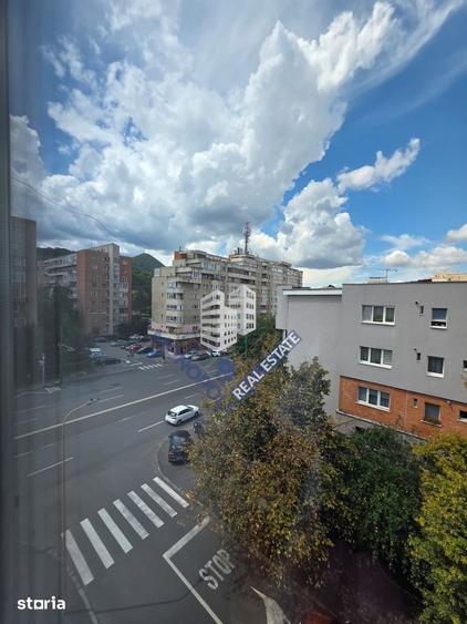 Apartament cu 2 camere decomandat în Scriitorilor