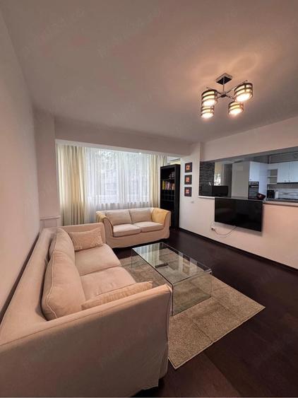 Apartament cu 3 camere decomandat în Parc Zăvoi
