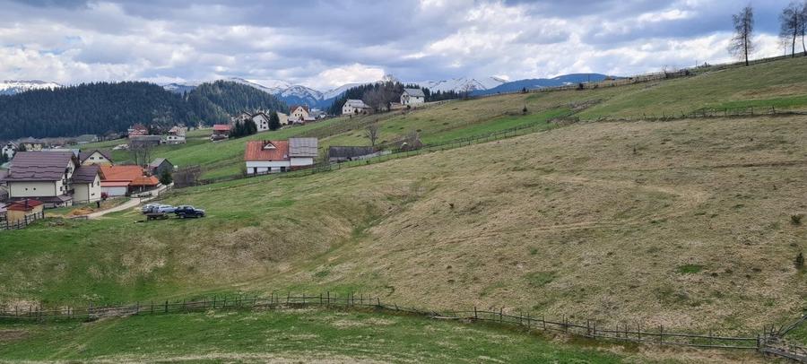 Teren Construcții intravilan de 8487 mp, în Fundata