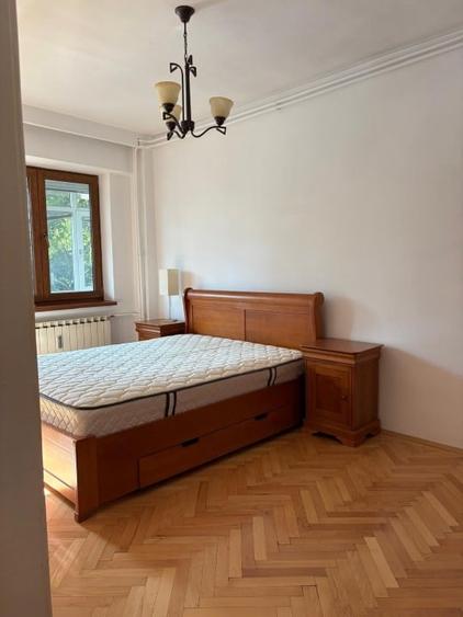 Apartament cu 3 camere decomandat, mobilat în Cotroceni