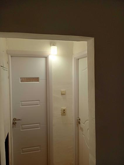 Apartament cu 2 camere decomandat în Craiovița Nouă