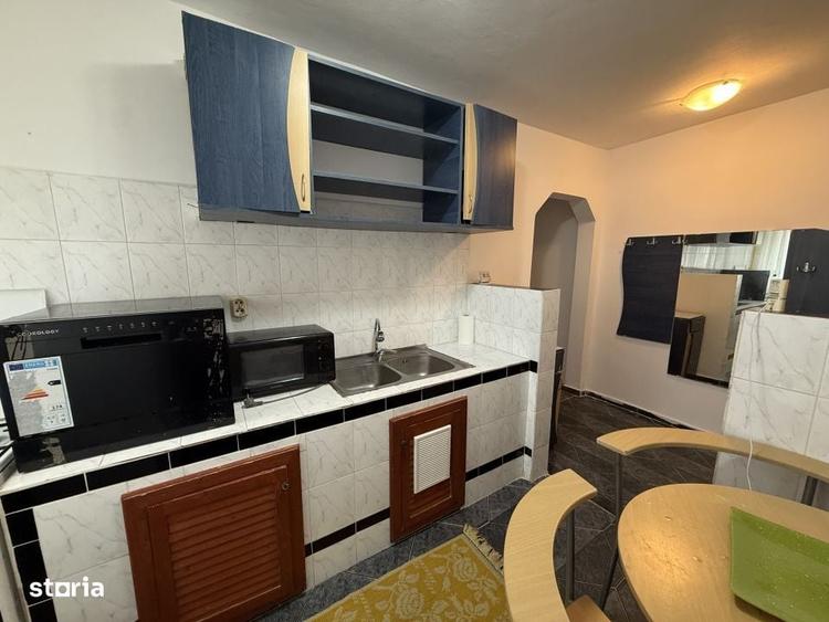 Apartament cu 2 camere decomandat în Girocului