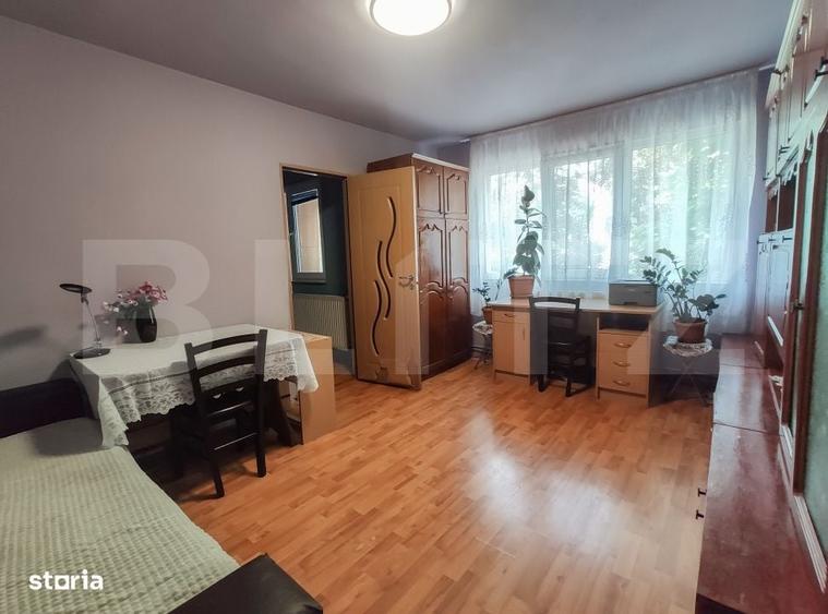 Apartament cu 3 camere semidecomandat în Micro 15