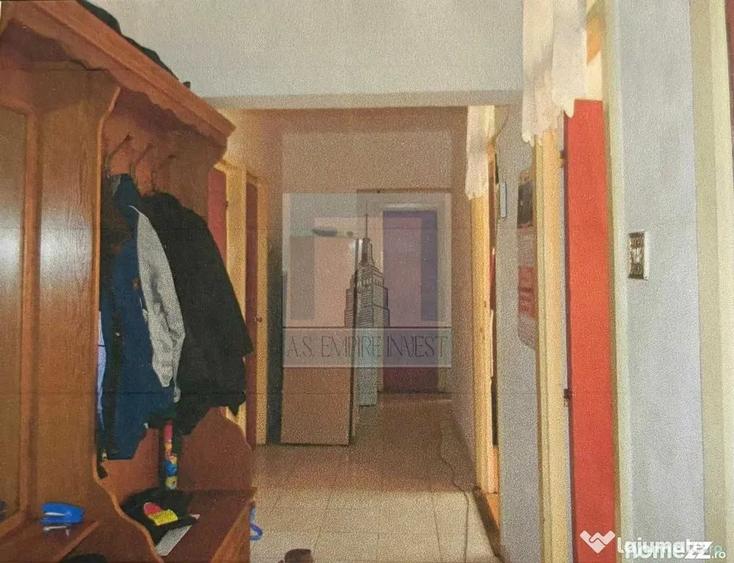 Apartament cu 3 camere decomandat în Calea București