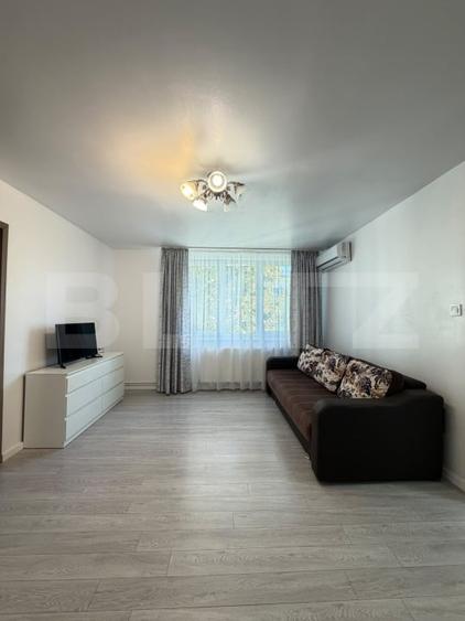 Apartament cu 2 camere semidecomandat, mobilat în Central