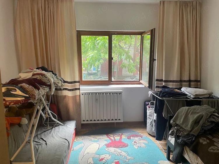 Apartament cu 3 camere decomandat, mobilat în 13 Septembrie