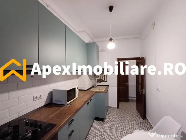 Apartament cu 3 camere semidecomandat în Moșilor