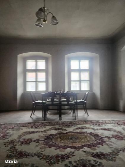 Apartament cu 3 camere în Orașul de Jos