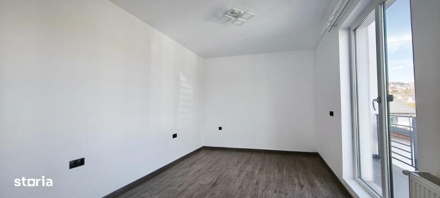 Casă cu 4 camere în Livezeni