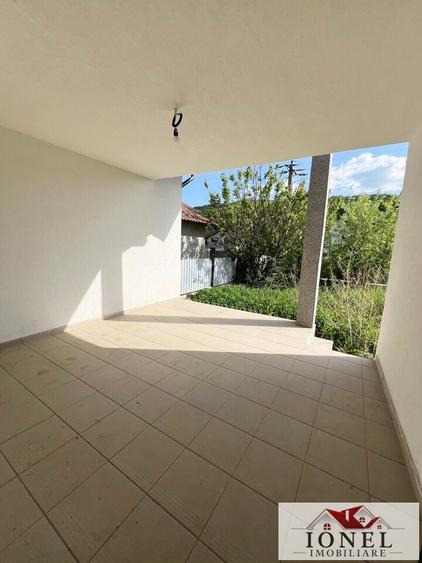 Casă individuală cu 3 camere cu Teren 450 Mp în Meteș