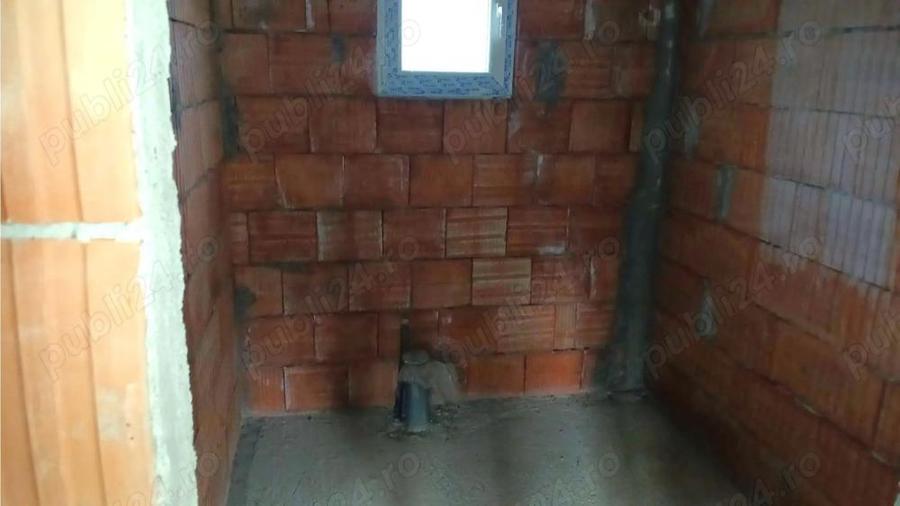 Casă cu 3 camere cu Teren 5581 Mp în Zorile