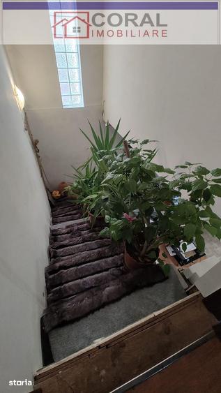 Casă cu 5 camere cu Teren 329 Mp în Decebal