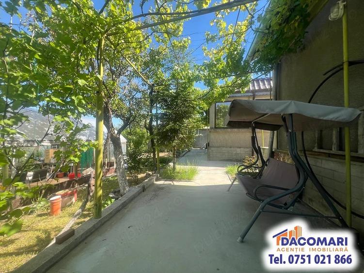Casă cu 2 camere cu Teren 1498 Mp în Cișmele