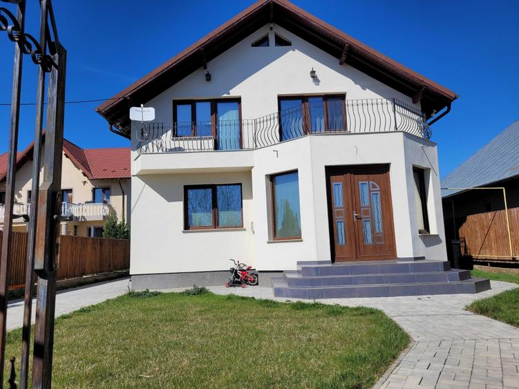 Casă cu 4 camere în Vest