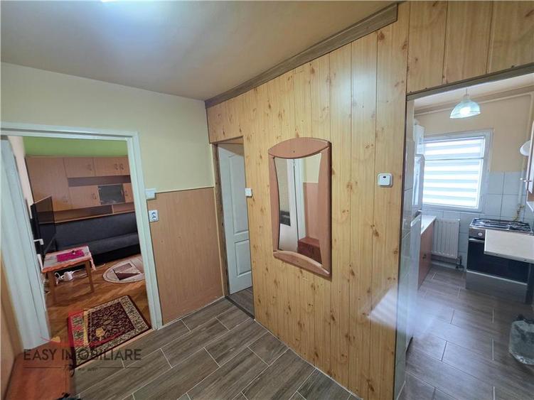 Apartament cu 2 camere semidecomandat în Cornișa