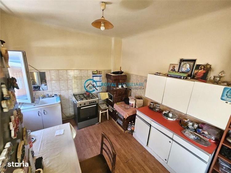 Casă cu 4 camere în Fundeni