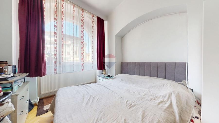 Apartament cu 3 camere decomandat în Centrul Istoric
