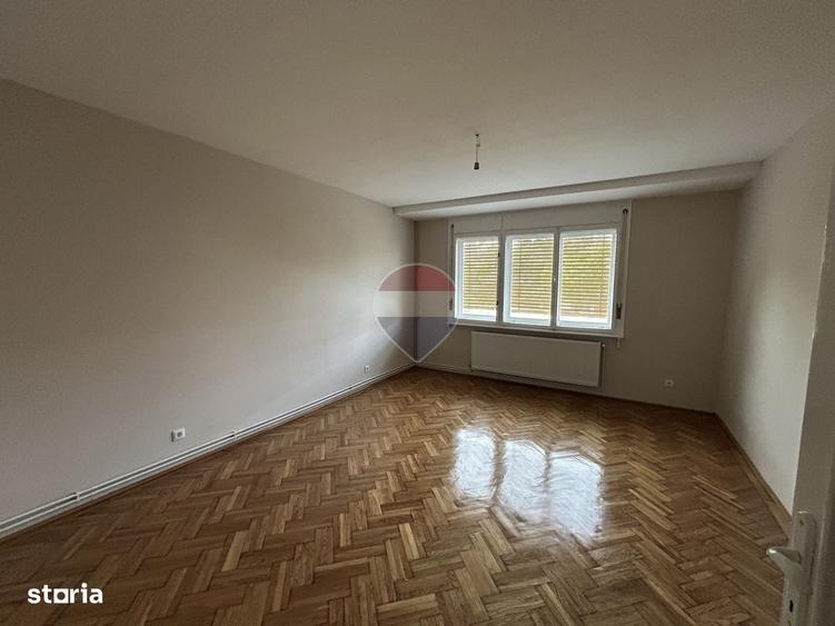 Spațiu comercial, de 135 mp, în Valea Roșie