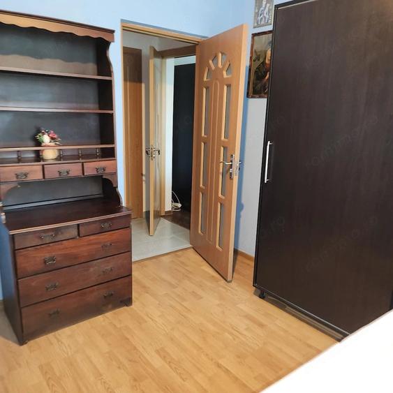 Apartament cu 3 camere decomandat în Exterior Vest