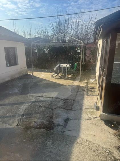Casă cu 2 camere cu Teren 220 Mp în Central