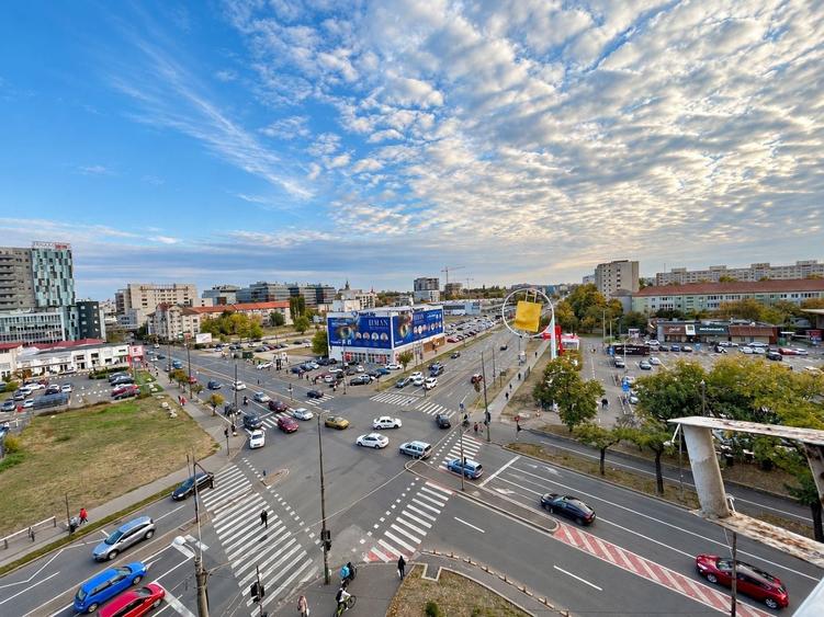 Apartament cu 3 camere decomandat, mobilat în Central