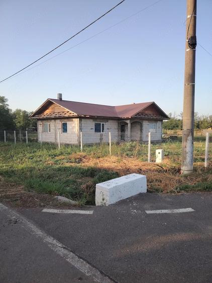 Casă cu 2 camere cu Teren 900 Mp în Târlele Filiu