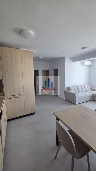 Apartament cu 3 camere semidecomandat, mobilat în Florești