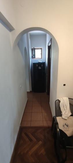 Garsonieră decomandată în Romană