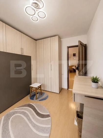 Apartament cu 3 camere semidecomandat în Craiter