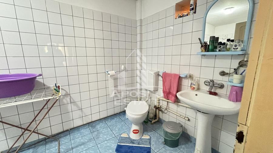 Casă individuală cu 4 camere cu Canalizare în Giarmata