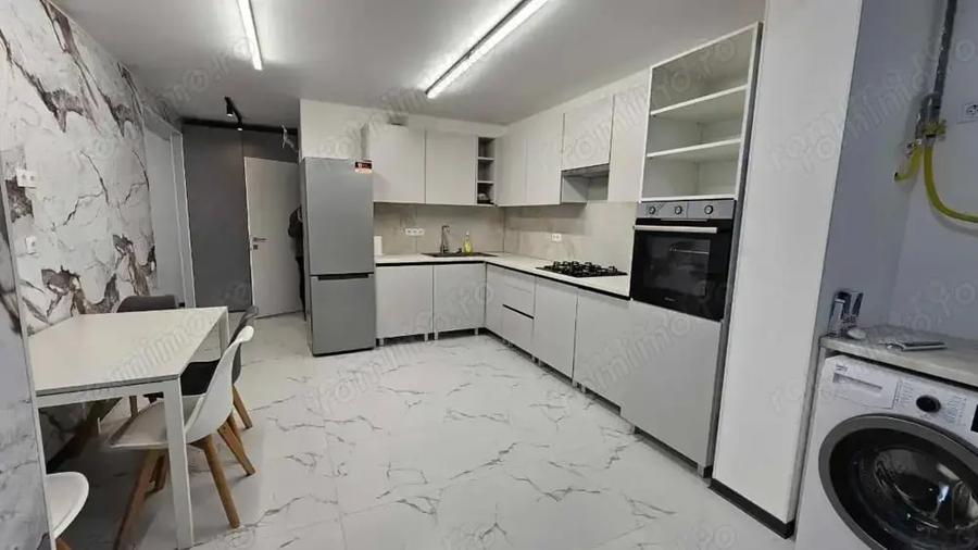 Apartament cu 2 camere decomandat în Tei