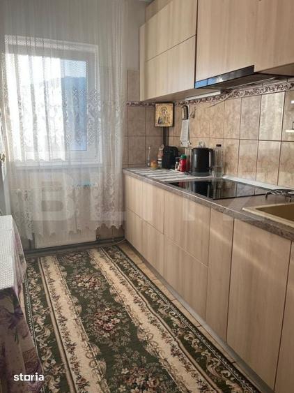 Apartament cu 3 camere semidecomandat în Central