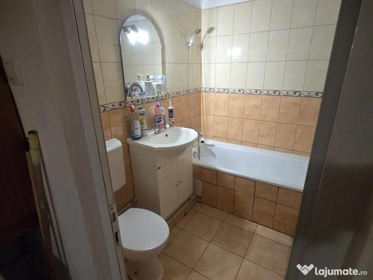 Apartament cu 2 camere decomandat în Galata