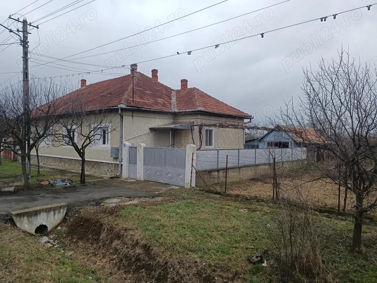 Casă cu 3 camere cu Teren 720 Mp în Central